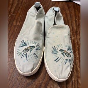 HTF! TOM’S Cinderella Shoes Slip On Size 9